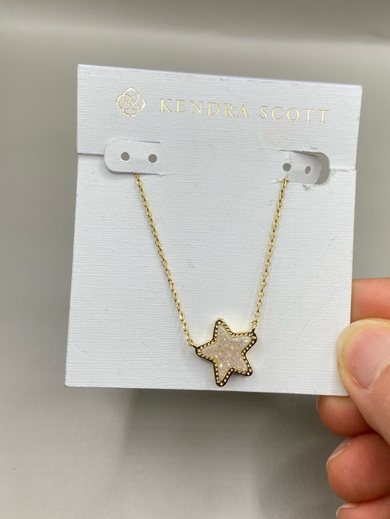 Kendra Scott Jewelry - NWT Kendra Scott Jae Star Short Pendant Necklace